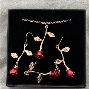 Elegant Gold and Red Rose Jewelry Set